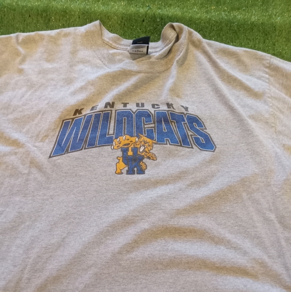 Vintage Other - Mens Old Varsity Brand Shirt Size XL Kentucky Wildcats Vintage Graphic Tee